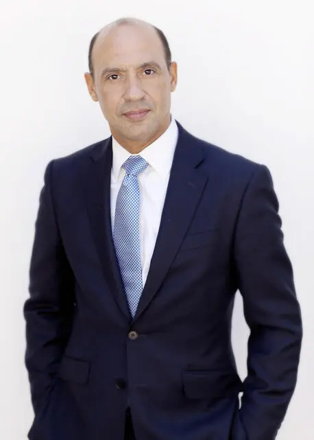 Dr. Robert Valenzuela